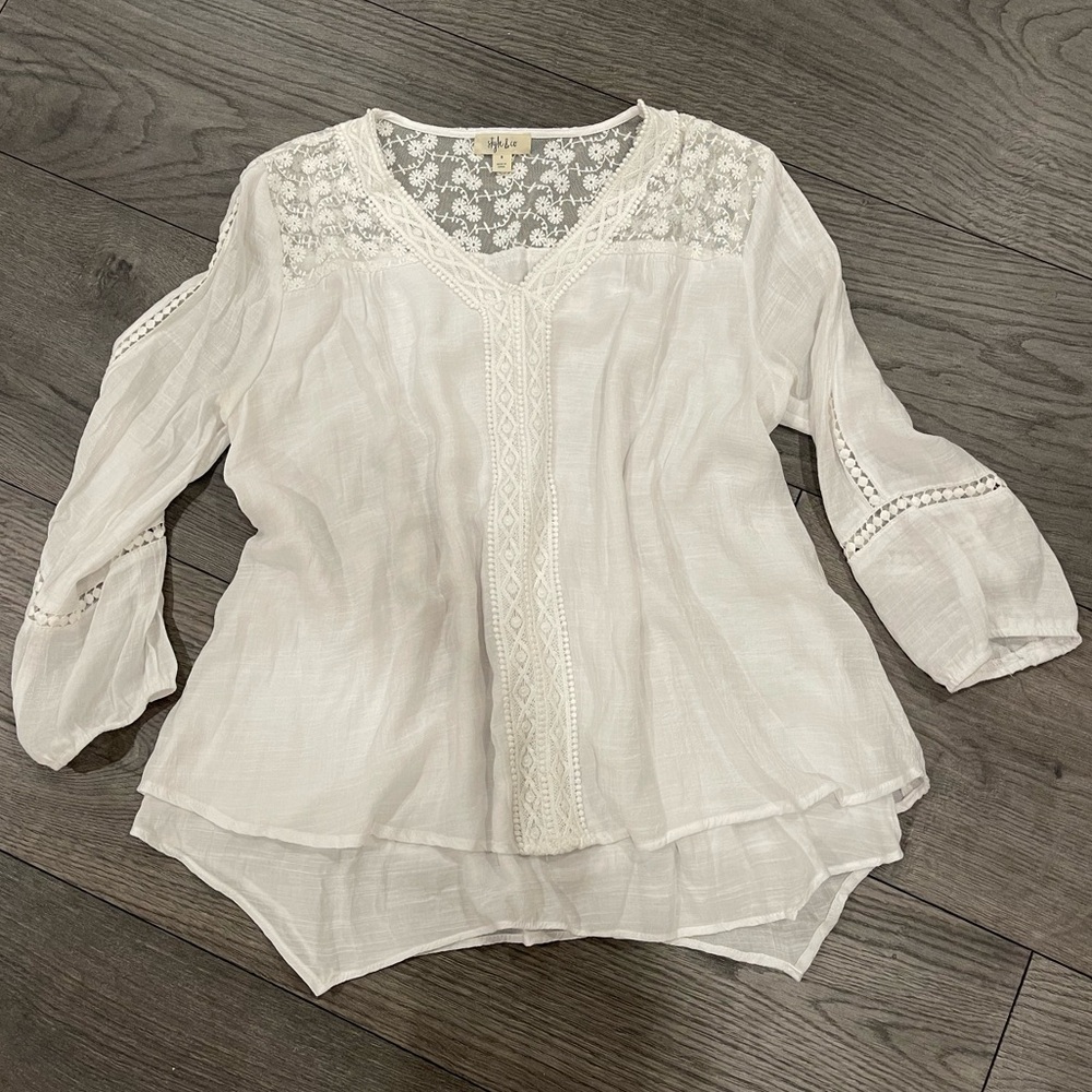 white casual top